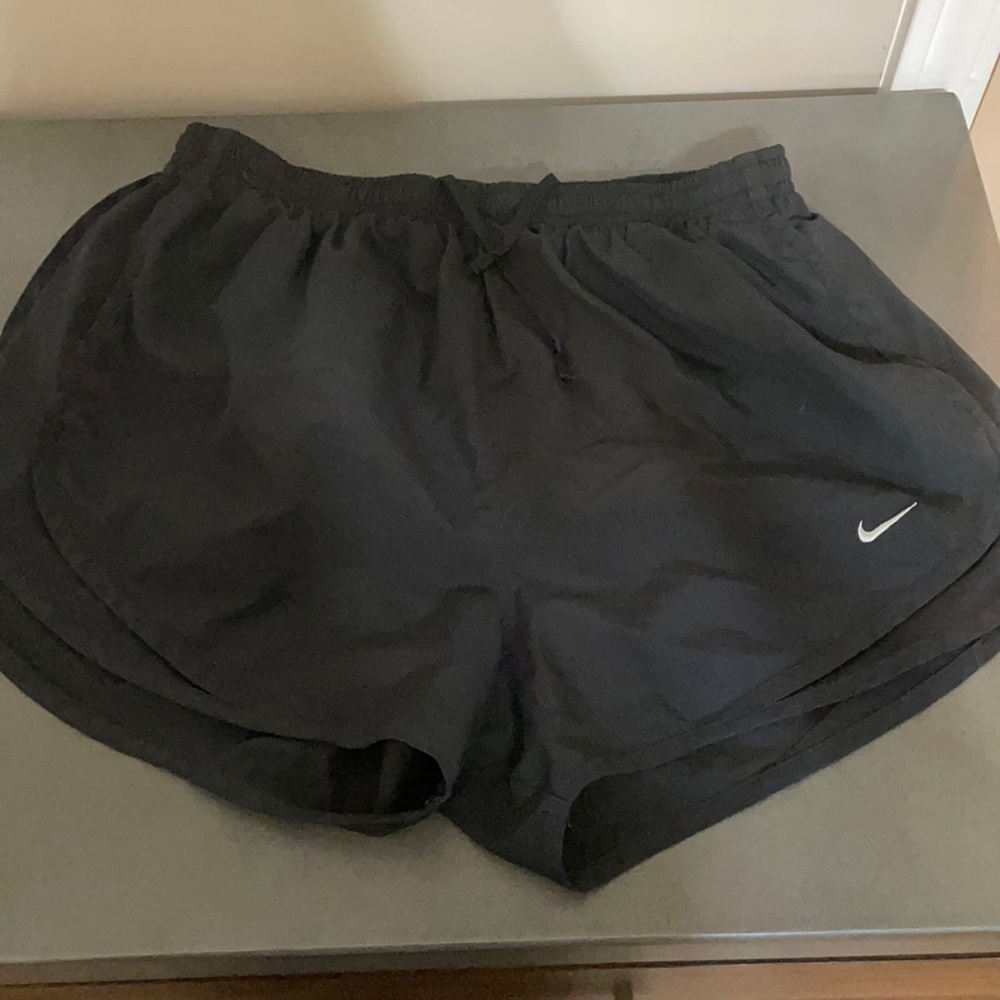 Like New! Medium Nike athletic shorts!